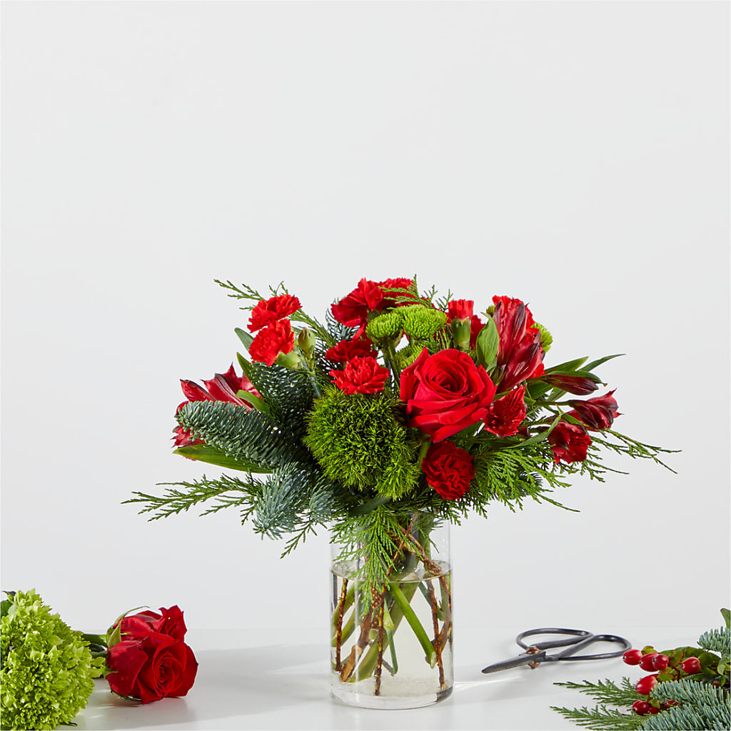 Merry Moment Bouquet – A Florist Original – Aux 1000 Fleurs, Saint-hyacinthe PQ