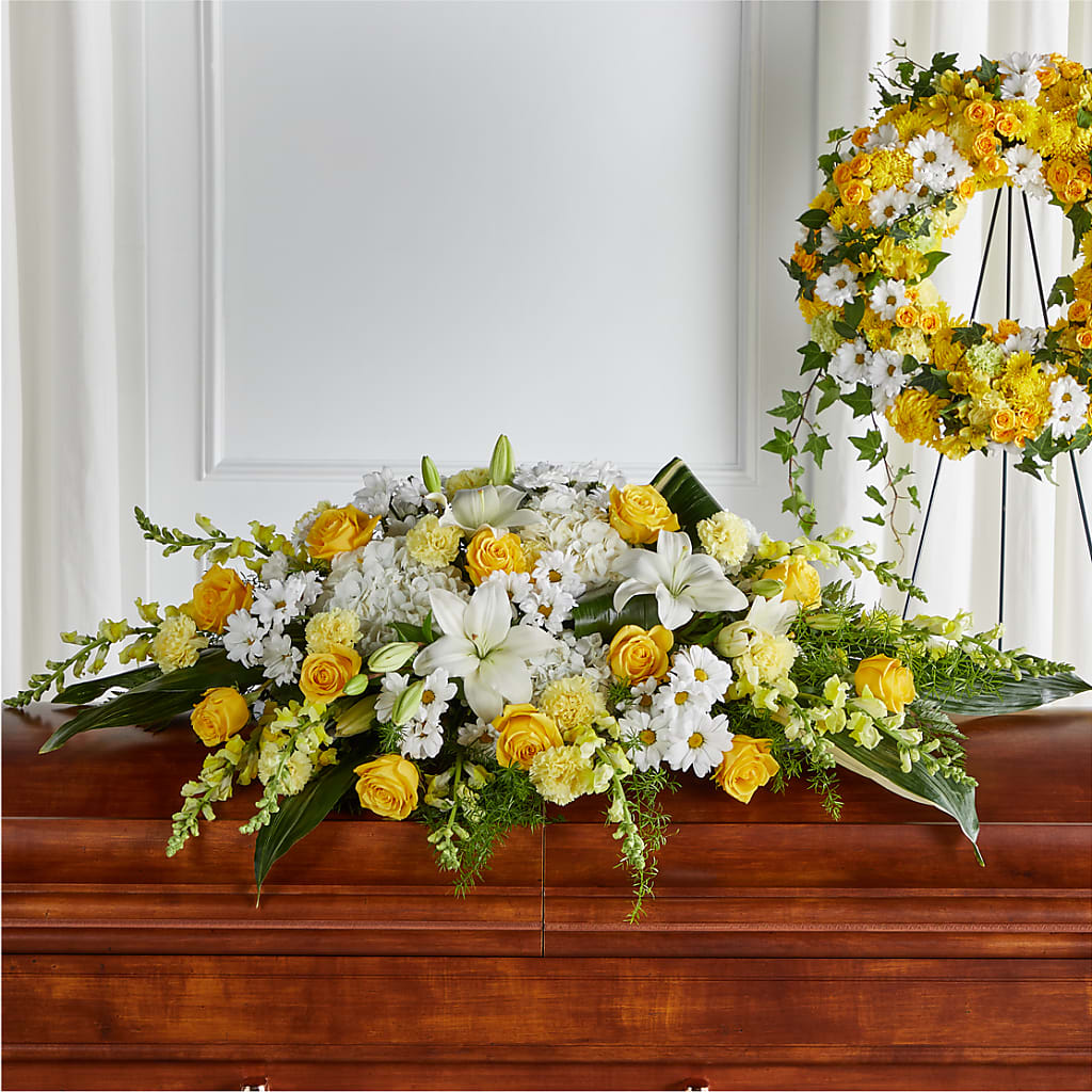 Golden Harmony Casket Spray – Aux 1000 Fleurs, Saint-hyacinthe PQ