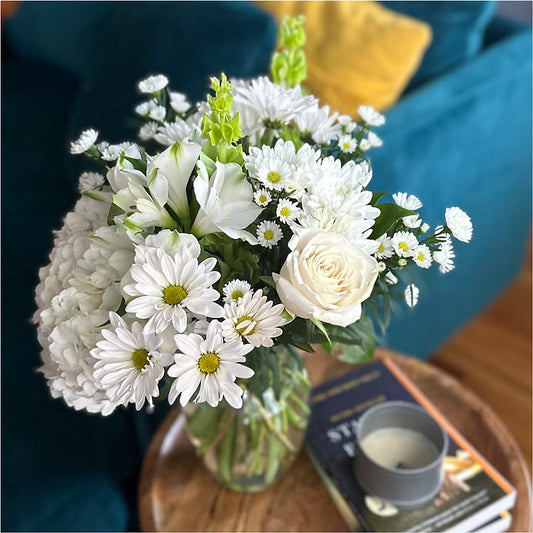 Classic Ivory – A Florist Original –  Aux 1000 Fleurs, Saint-hyacinthe PQ