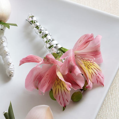 Pink Peruvian Lily Boutonniere –  Aux 1000 Fleurs, Saint-hyacinthe PQ