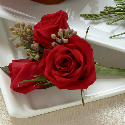 Red Spray Rose Boutonniere –  Aux 1000 Fleurs, Saint-hyacinthe PQ